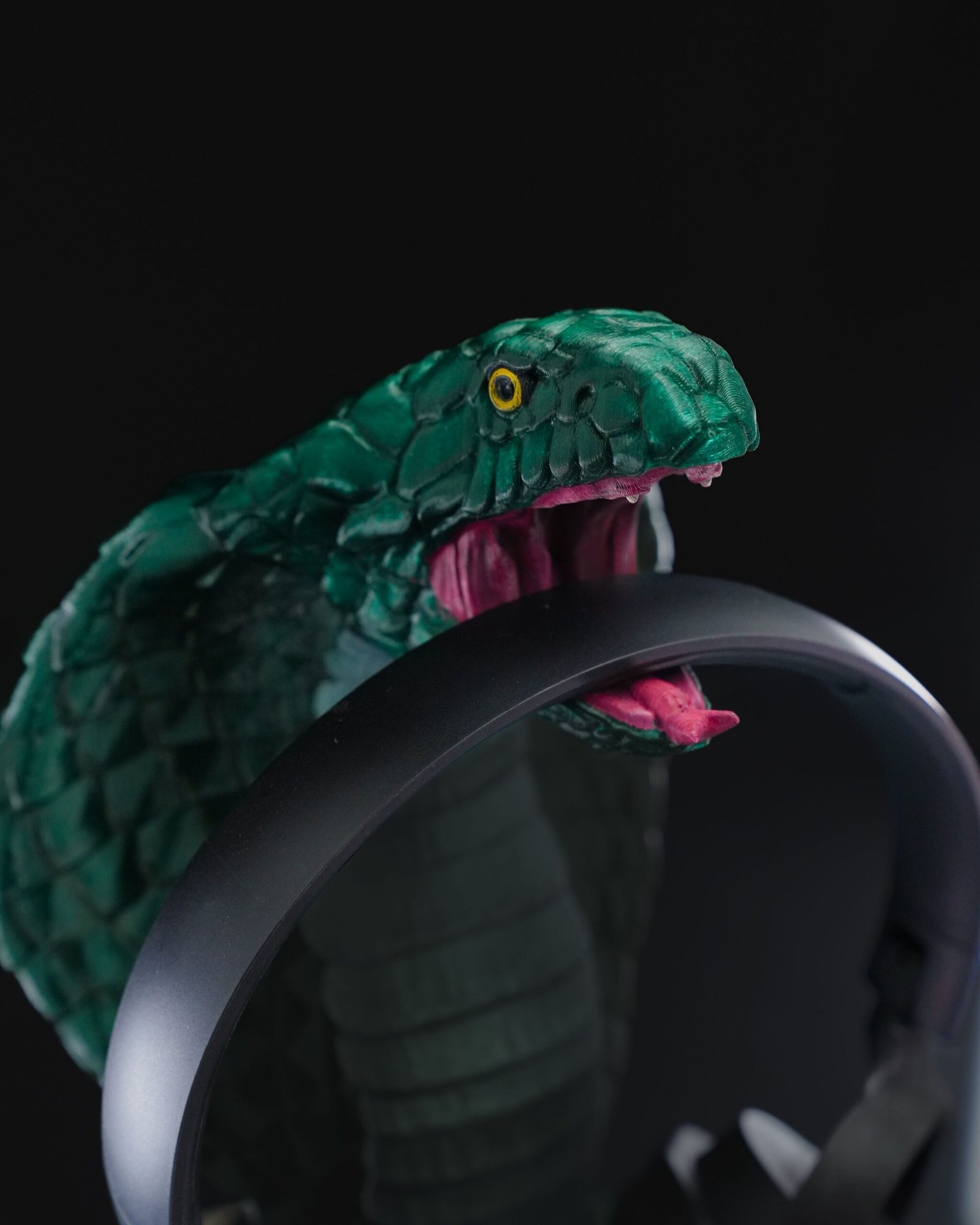 Suporte para Fone de Ouvido em Formato de Cobra 2